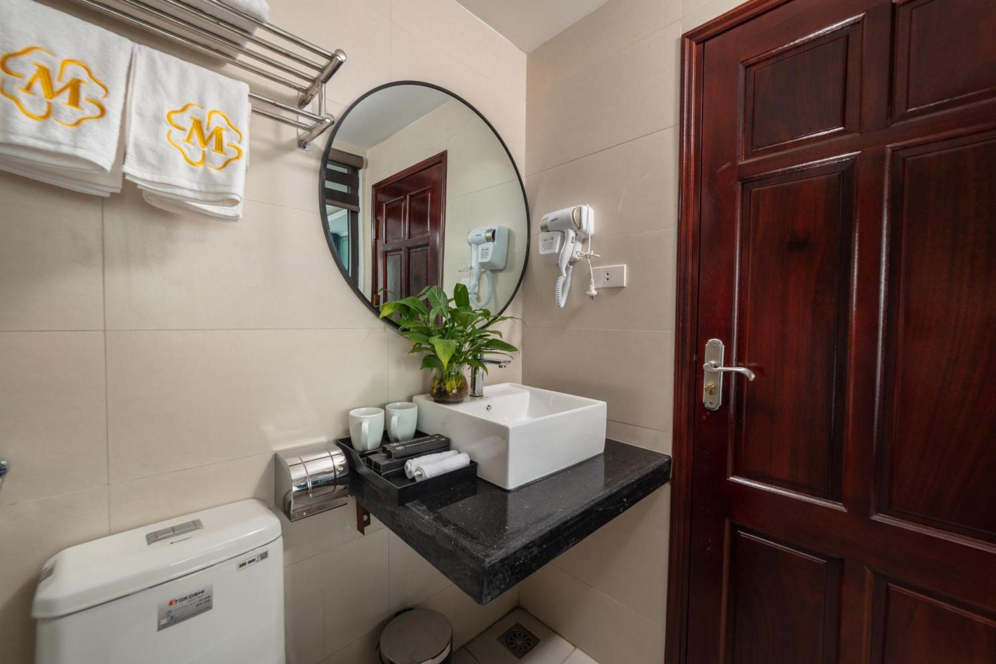 Madelise Adora Hotel & Travel Hanoi Bagian luar foto
